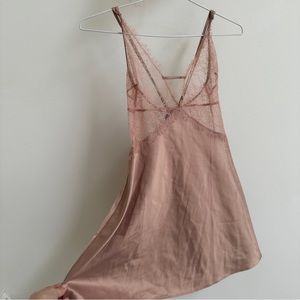 Victoria’s Secret - beige babydoll lacy slip